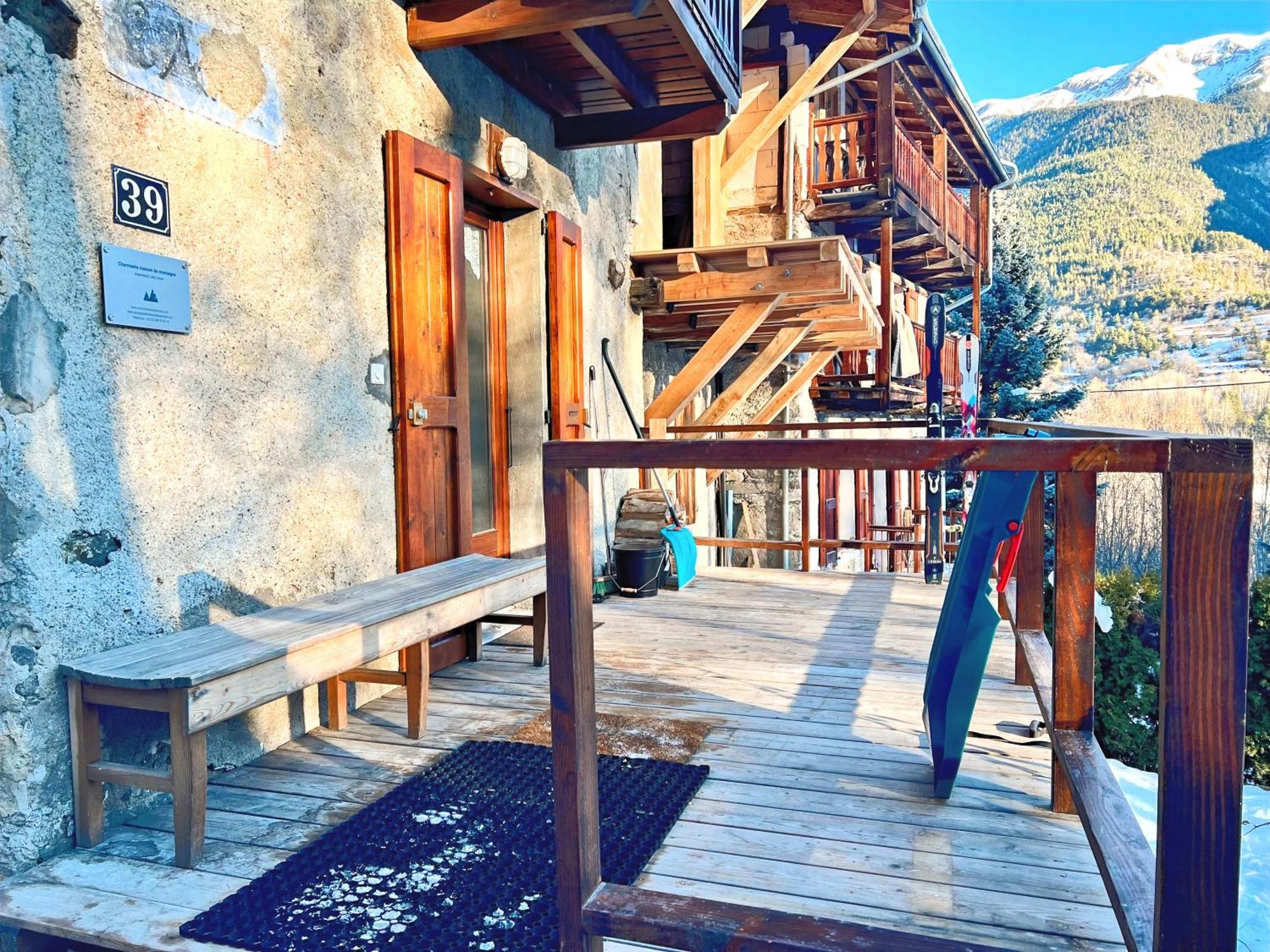 Charmante Maison De Montagne Briançon Eksteriør billede