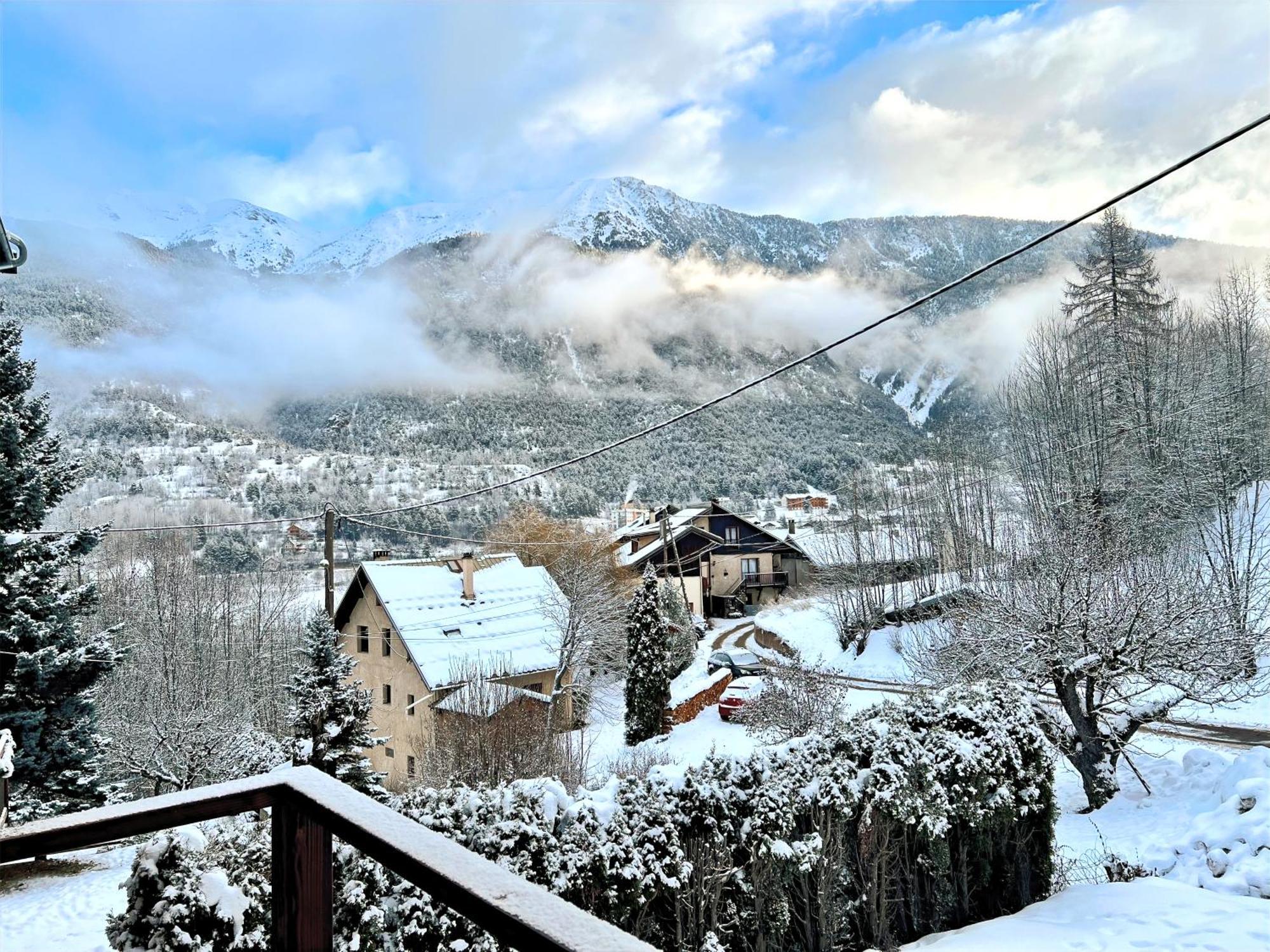 Charmante Maison De Montagne Briançon Eksteriør billede