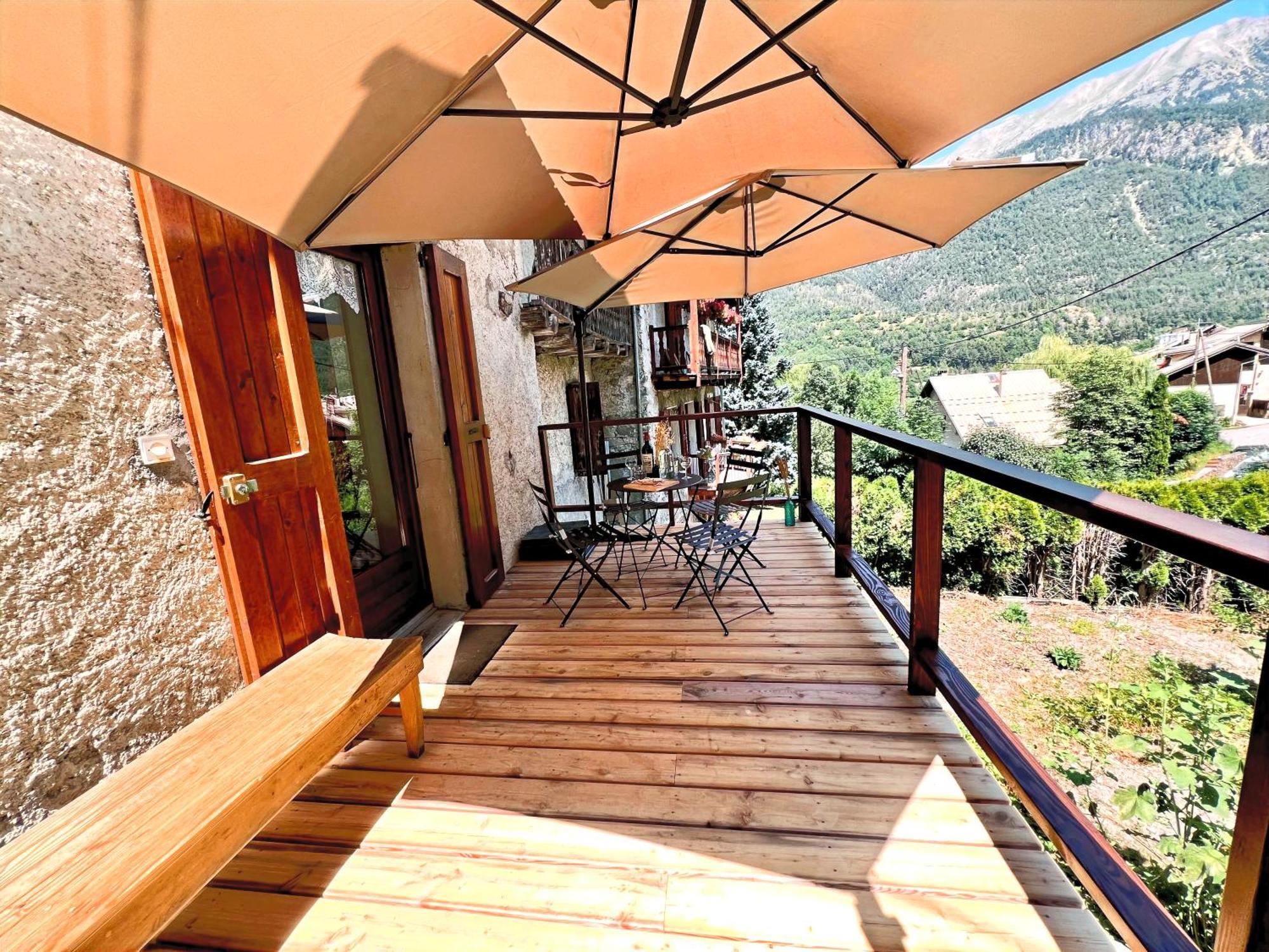 Charmante Maison De Montagne Briançon Eksteriør billede