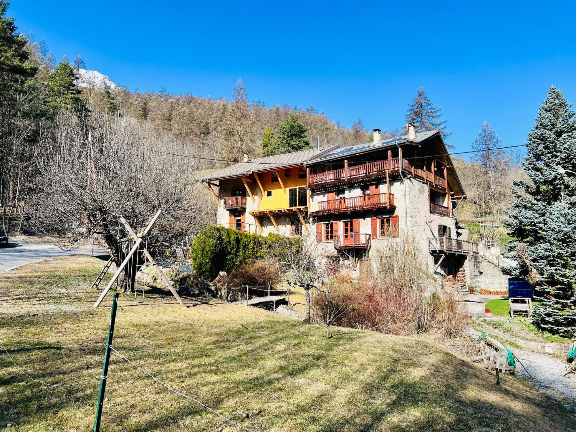 Charmante Maison De Montagne Briançon Eksteriør billede
